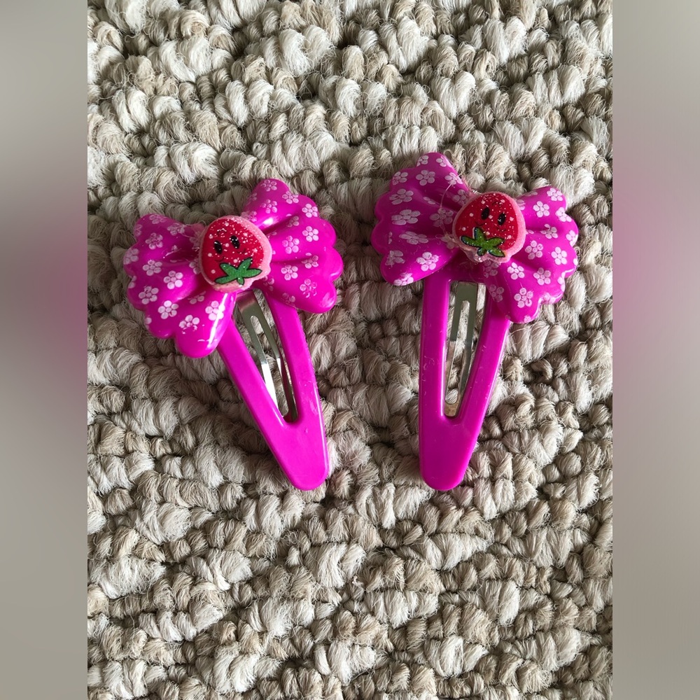 New 2 Pcs Cute Y2K Strawberry Snap Hair Clips Hair accessories for Girls